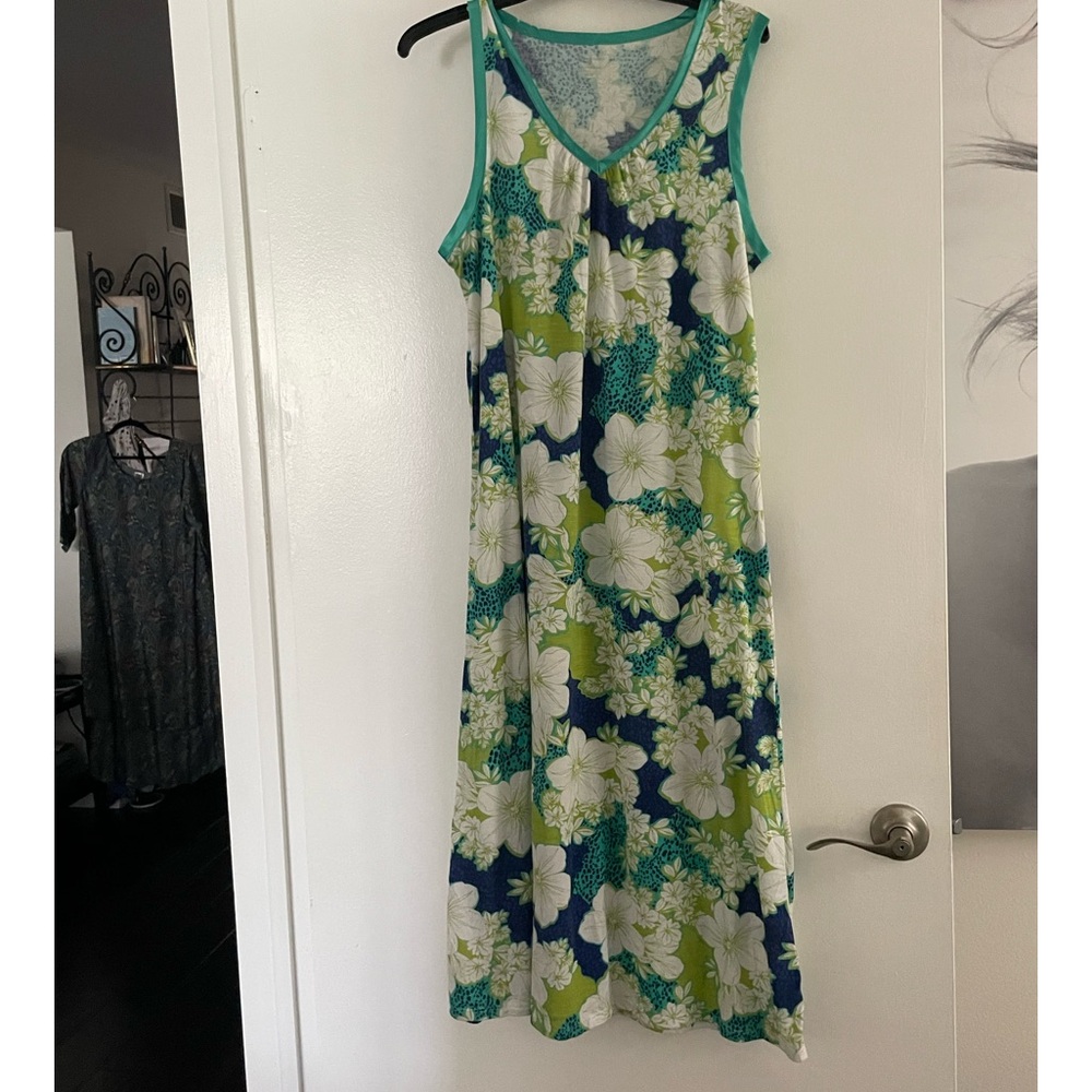 Jaclyn Smith Green and Yellow Sleeveless V-Neck Sundress
